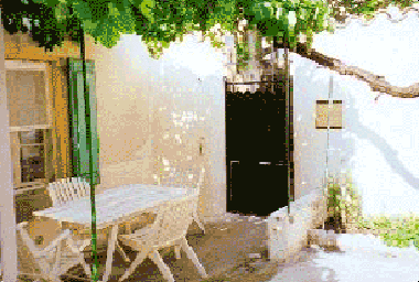 Maison de vacances �/en/au Robion (Vaucluse)ou appartement ou maison de vacances