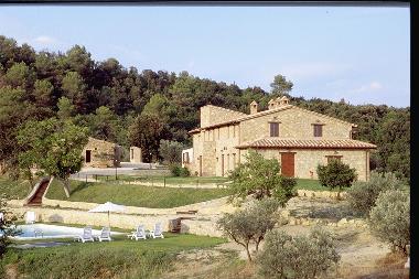 Maison de vacances �/en/au gualdo cattaneo (Perugia)ou appartement ou maison de vacances