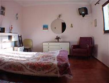Chambre avec petit d�jeuner �/en/au Aljezur / Vale da Telha/ Arrifana (Algarve)ou appartement ou maison de vacances