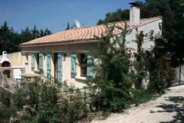 Maison de vacances �/en/au Uzes (la Capelle-Masmolene) (Gard)ou appartement ou maison de vacances