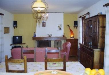 Maison de vacances �/en/au Uzes (la Capelle-Masmolene) (Gard)ou appartement ou maison de vacances