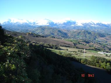 Chambre avec petit d�jeuner �/en/au SMERILLO (Ascoli Piceno)ou appartement ou maison de vacances