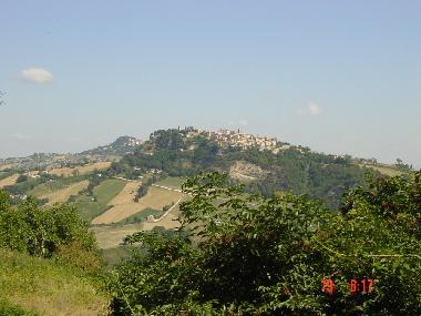 Chambre avec petit d�jeuner �/en/au SMERILLO (Ascoli Piceno)ou appartement ou maison de vacances
