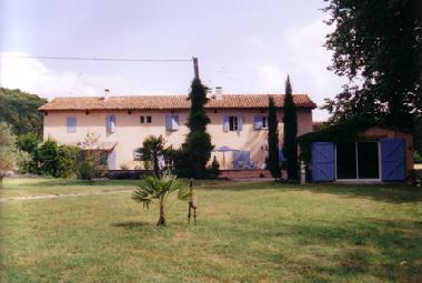 Chambre avec petit d�jeuner �/en/au Pamiers (Ari�ge)ou appartement ou maison de vacances