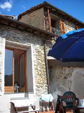Maison de vacances �/en/au Apricale (Imperia)ou appartement ou maison de vacances