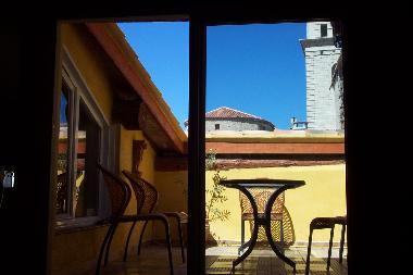 Terrasse sur toit avec vue sur l'eglise