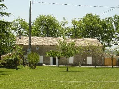 Maison de vacances �/en/au LOUBES BERNAC (Lot-et-Garonne)ou appartement ou maison de vacances