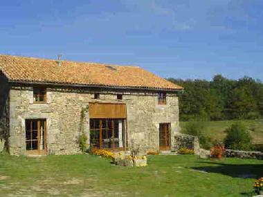 Maison de vacances �/en/au Busserolles (Dordogne)ou appartement ou maison de vacances