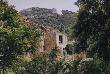 Chambre avec petit d�jeuner �/en/au Le Beaucet (Vaucluse)ou appartement ou maison de vacances