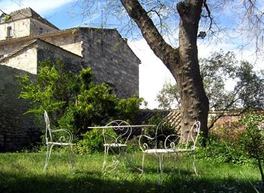 Maison de vacances �/en/au Villeneuve-lez-Avignon (Vaucluse)ou appartement ou maison de vacances