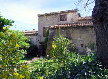 Maison de vacances �/en/au Villeneuve-lez-Avignon (Vaucluse)ou appartement ou maison de vacances