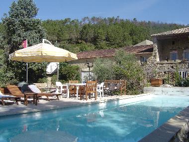 Maison de vacances �/en/au Tresques (Gard)ou appartement ou maison de vacances
