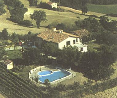 Maison de vacances �/en/au FERMIGNANO (Pesaro e Urbino)ou appartement ou maison de vacances