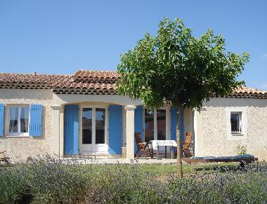 Maison de vacances �/en/au Pierrevert (Alpes-de-Haute-Provence)ou appartement ou maison de vacances