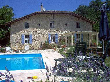 Chambre avec petit d�jeuner �/en/au Gramont (Tarn-et-Garonne)ou appartement ou maison de vacances
