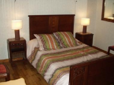 la chambre avec le lit double