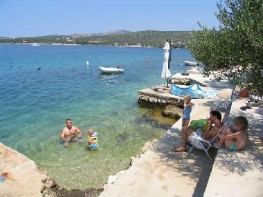 Maison de vacances �/en/au Rogoznica (Sibensko-Kninska)ou appartement ou maison de vacances