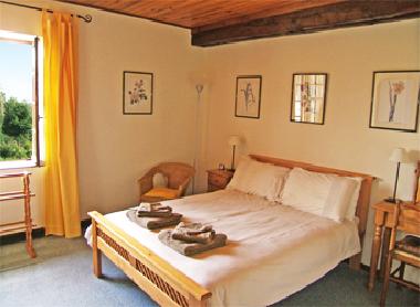Chambre avec petit d�jeuner �/en/au Saint-Beno�t du Sault (Creuse)ou appartement ou maison de vacances
