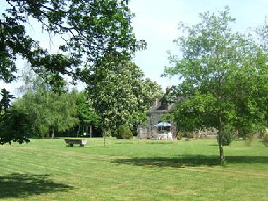Chambre avec petit d�jeuner �/en/au Saint-Beno�t du Sault (Creuse)ou appartement ou maison de vacances