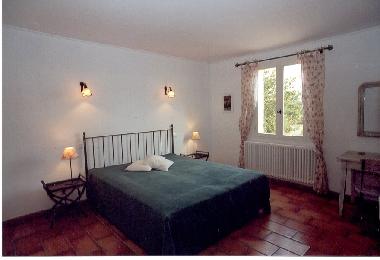 Maison de vacances �/en/au Lacoste (Vaucluse)ou appartement ou maison de vacances