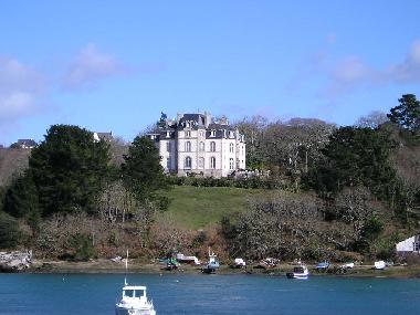 AU BORD DE LA RIVIERE GOYEN