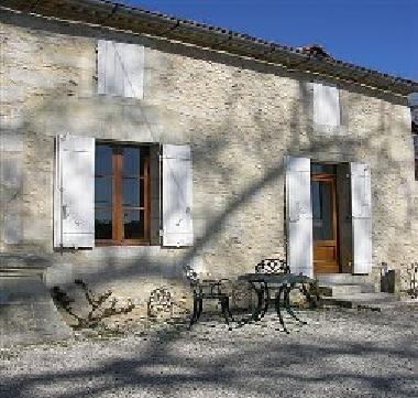 Maison de vacances �/en/au Villefranche de Lonchat (Dordogne)ou appartement ou maison de vacances