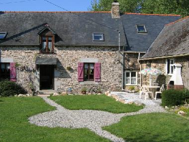 Maison de vacances �/en/au St,Mayeux (C�tes-d'Armor)ou appartement ou maison de vacances
