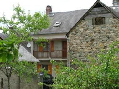 Chambre avec petit d�jeuner �/en/au Gerde (Hautes-Pyr�n�es)ou appartement ou maison de vacances