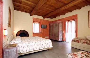 Chambre avec petit d�jeuner �/en/au Carasco (Genova)ou appartement ou maison de vacances