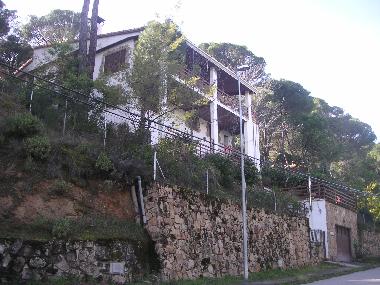 Maison de vacances �/en/au SAN MARTIN DE VALDEIGLESIAS (Madrid)ou appartement ou maison de vacances