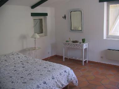 Maison de vacances �/en/au GRIGNAN Chamaret (Dr�me)ou appartement ou maison de vacances
