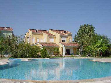 Maison de vacances �/en/au camyuva (Antalya)ou appartement ou maison de vacances