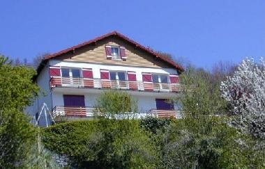 Chambre avec petit d�jeuner �/en/au Ax Les Thermes (Ari�ge)ou appartement ou maison de vacances