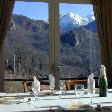 Chambre avec petit d�jeuner �/en/au Ax Les Thermes (Ari�ge)ou appartement ou maison de vacances