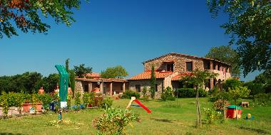 Maison de vacances �/en/au SUVERETO (Livorno)ou appartement ou maison de vacances