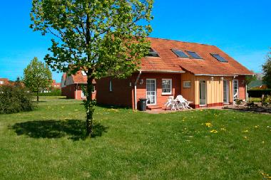 Maison de vacances �/en/au L�tow (Ostsee-Inseln)ou appartement ou maison de vacances