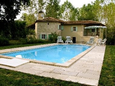 Maison de vacances �/en/au Condom (Gers)ou appartement ou maison de vacances