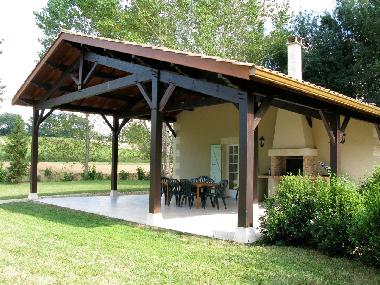 Maison de vacances �/en/au Condom (Gers)ou appartement ou maison de vacances