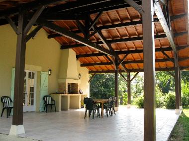 Maison de vacances �/en/au Condom (Gers)ou appartement ou maison de vacances