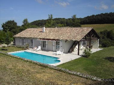 Maison de vacances �/en/au Port-Sainte-Marie (Laggarigue) (Lot-et-Garonne)ou appartement ou maison de vacances