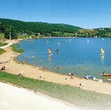 Appartement de vacances �/en/au chasteaux (Corr�ze)ou appartement ou maison de vacances