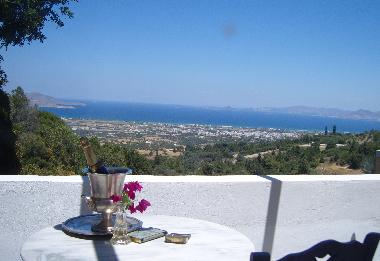 Bateau �/en/au  (Achaia)ou appartement ou maison de vacances