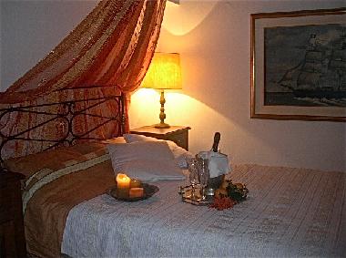 Bateau �/en/au  (Achaia)ou appartement ou maison de vacances