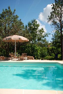 Chambre avec petit d�jeuner �/en/au Saint Antonin Noble Val (Tarn-et-Garonne)ou appartement ou maison de vacances