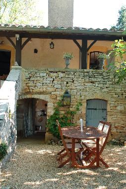 Chambre avec petit d�jeuner �/en/au Saint Antonin Noble Val (Tarn-et-Garonne)ou appartement ou maison de vacances