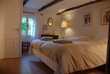 Chambre avec petit d�jeuner �/en/au Saint Antonin Noble Val (Tarn-et-Garonne)ou appartement ou maison de vacances