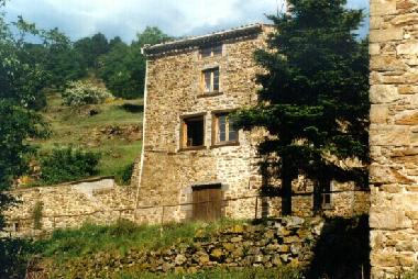 Maison de vacances �/en/au St Ilpize (Haute-Loire)ou appartement ou maison de vacances