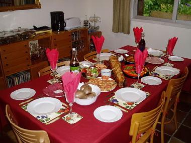 Chambre avec petit d�jeuner �/en/au St Beat (Haute-Garonne)ou appartement ou maison de vacances
