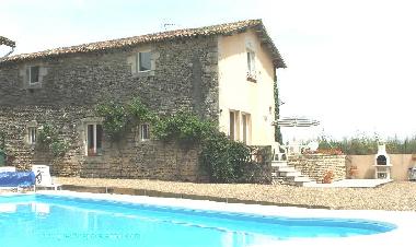 Maison de vacances �/en/au la chapelle baton (Deux-S�vres)ou appartement ou maison de vacances