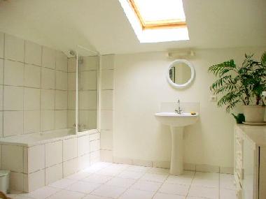 Maison de vacances �/en/au la chapelle baton (Deux-S�vres)ou appartement ou maison de vacances